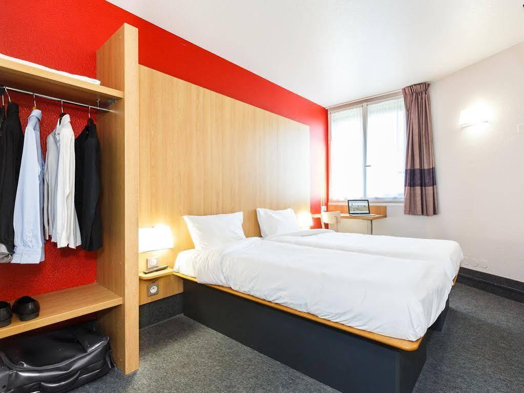 B&B ホテル オルリー ランジス アエロポール エクステリア 写真